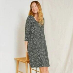 Garnet Hill Seamed Knit Trapeze Dress in Faded Vine Ditsy Floral size Medium